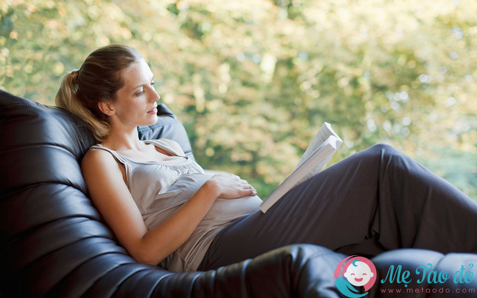 Đọc sách là phương pháp giúp mẹ bầu giảm stress hiệu quả