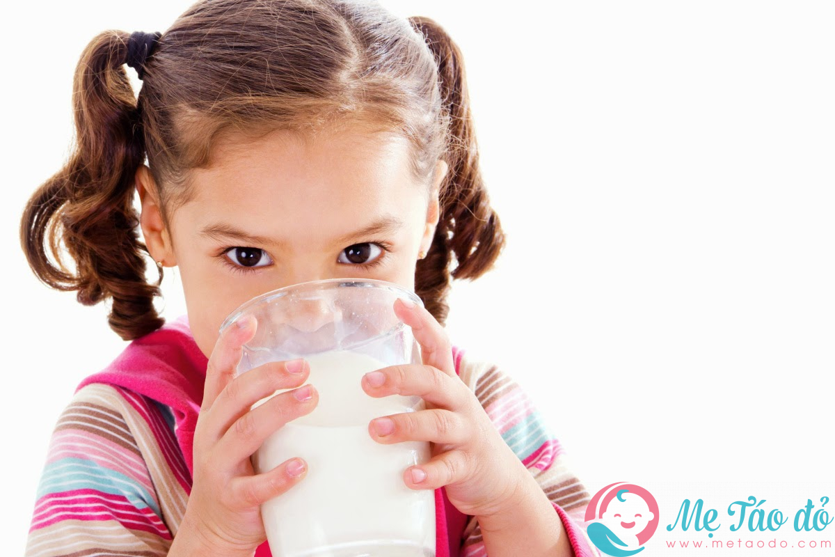 Trẻ suy dinh dưỡng nên uống sữa gì?